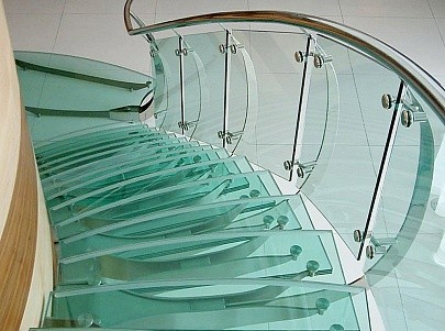 Стеклянная лестница СТ3 винтовая