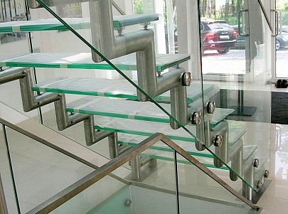 Стеклянная лестница СТ4 маршевая