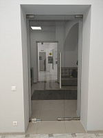 Установка стеклянных дверей в офисном помещении - фото 5